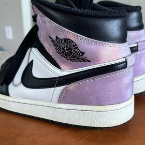 Men’s 11.5 Nike AIR Jordan Black & Lavender High-Tops